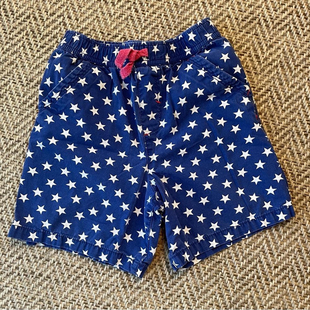 Boys size 7 twill star shorts